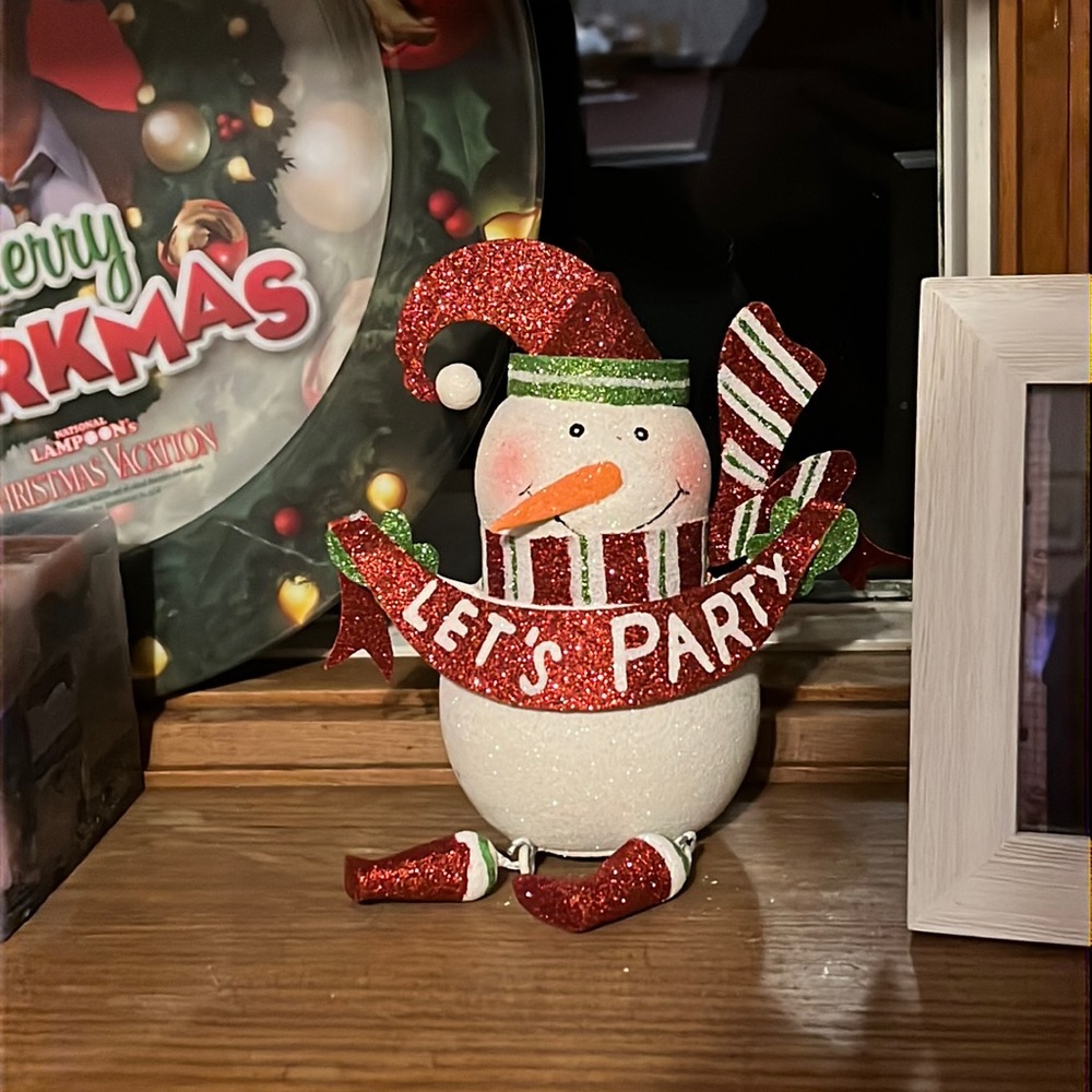 Let’s party snowman